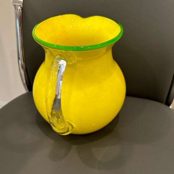 Vintage Vibrant Yellow Beverage Pitcher 7 1/4” H w/an Opening Diam. of 5 1/4”. - Picture 3 of 8